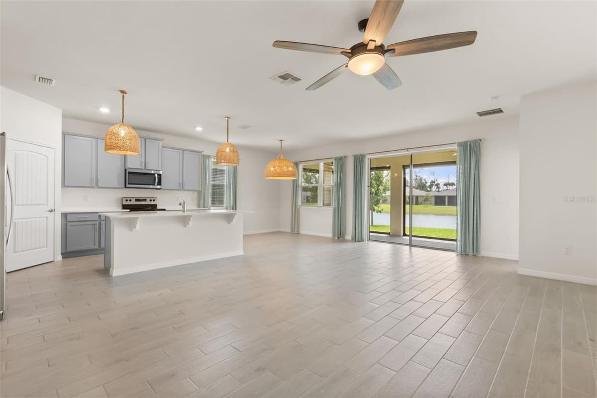 1545 DELPHI WAY — photo 4 of 32