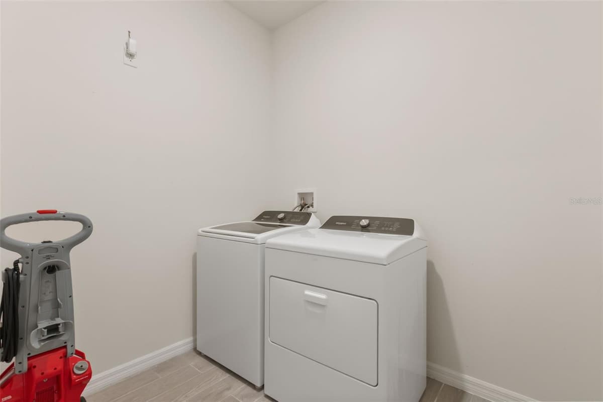 1545 DELPHI WAY — photo 19 of 32