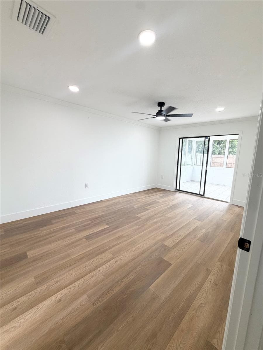 305 CORNWALLIS COURT — photo 9 of 20