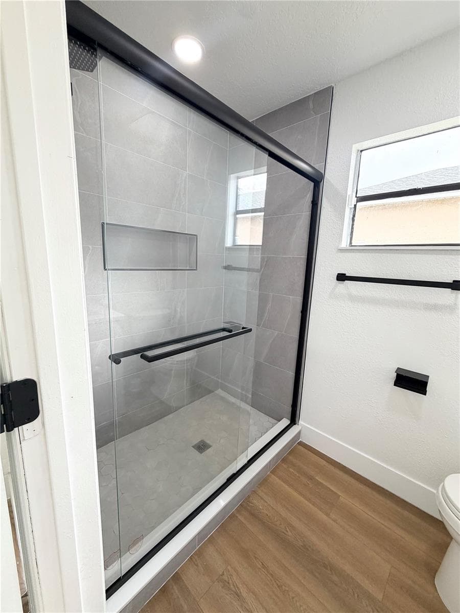 305 CORNWALLIS COURT — photo 11 of 20