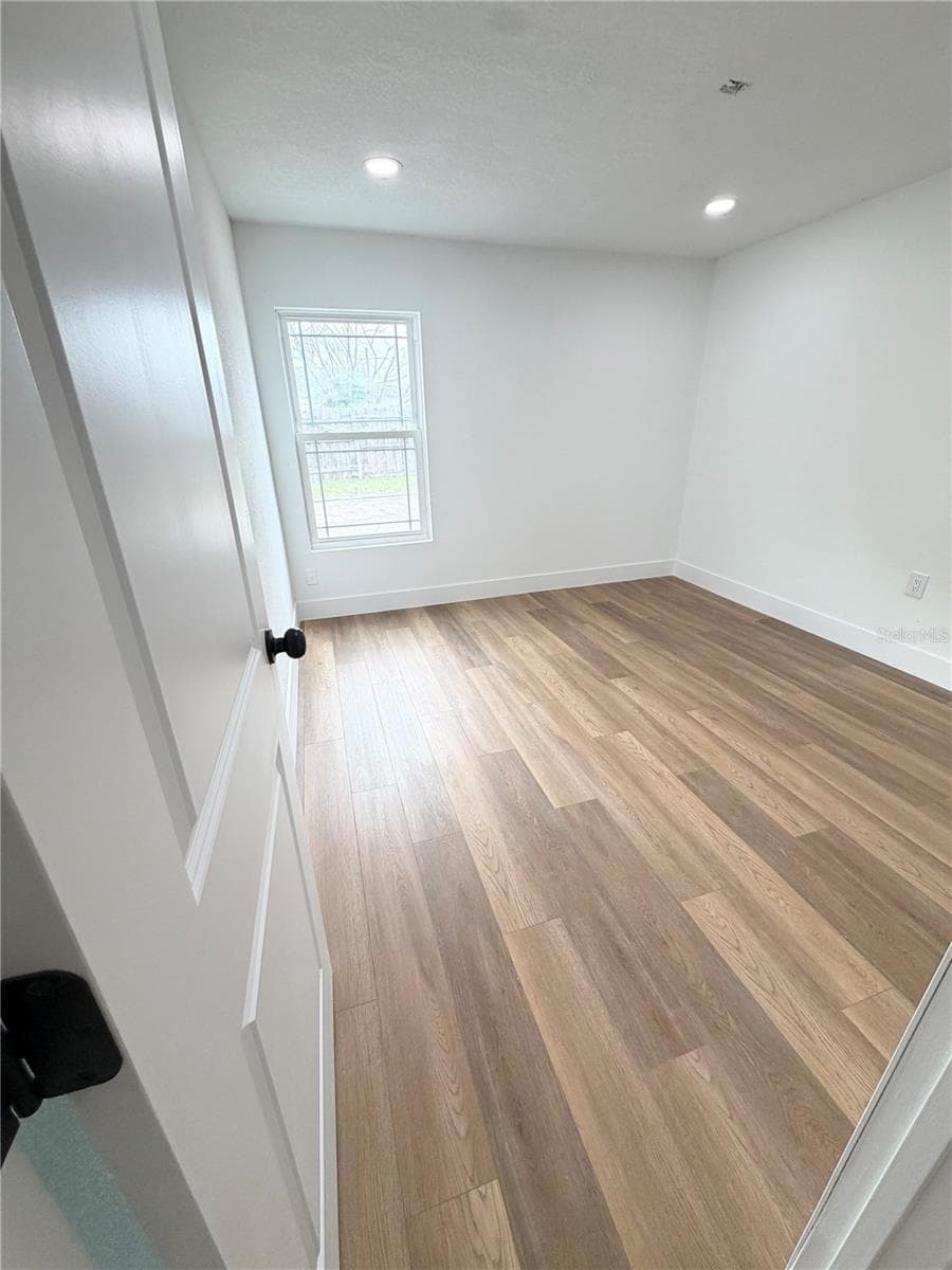 305 CORNWALLIS COURT — photo 13 of 20