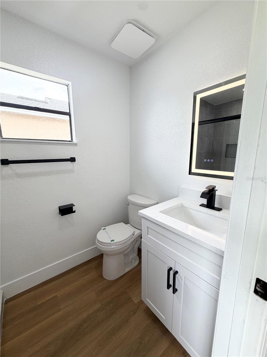 305 CORNWALLIS COURT — photo 7 of 20