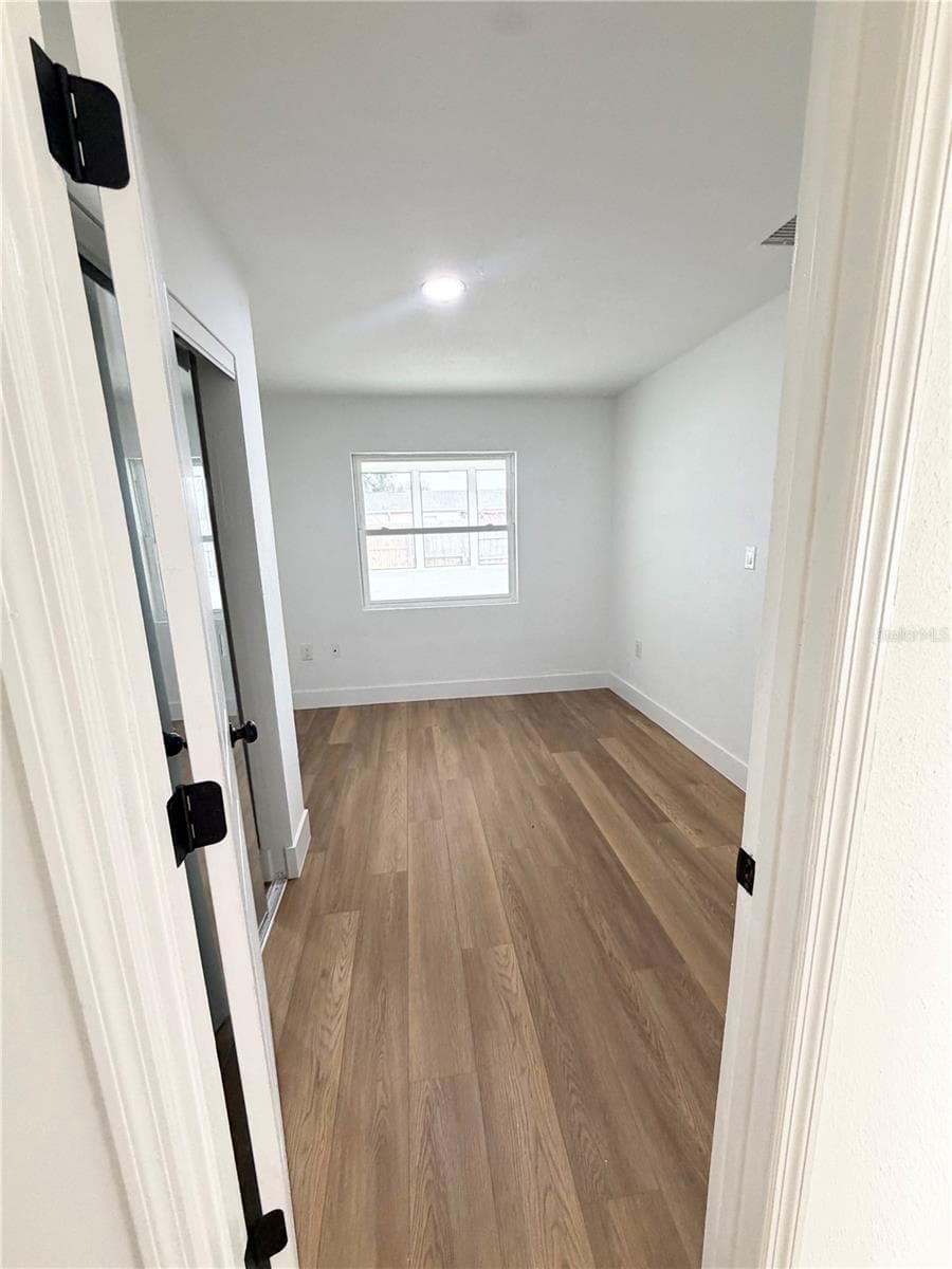 305 CORNWALLIS COURT — photo 14 of 20
