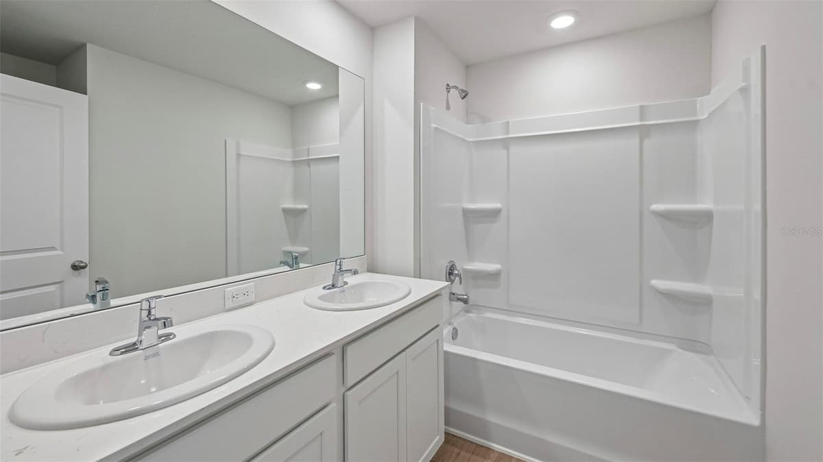 1142 BOURBON AVENUE — photo 21 of 38