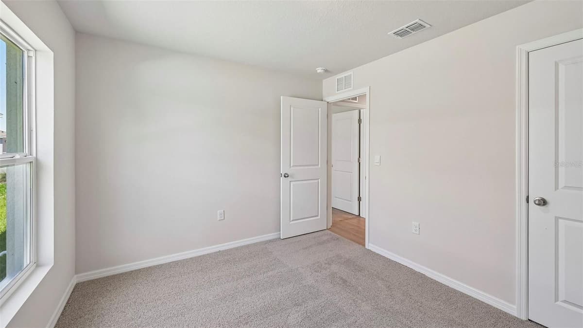 1142 BOURBON AVENUE — photo 17 of 38