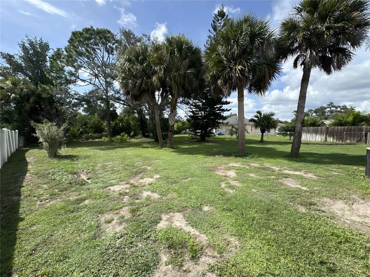 5431 CRANBERRY BOULEVARD — photo 15 of 19