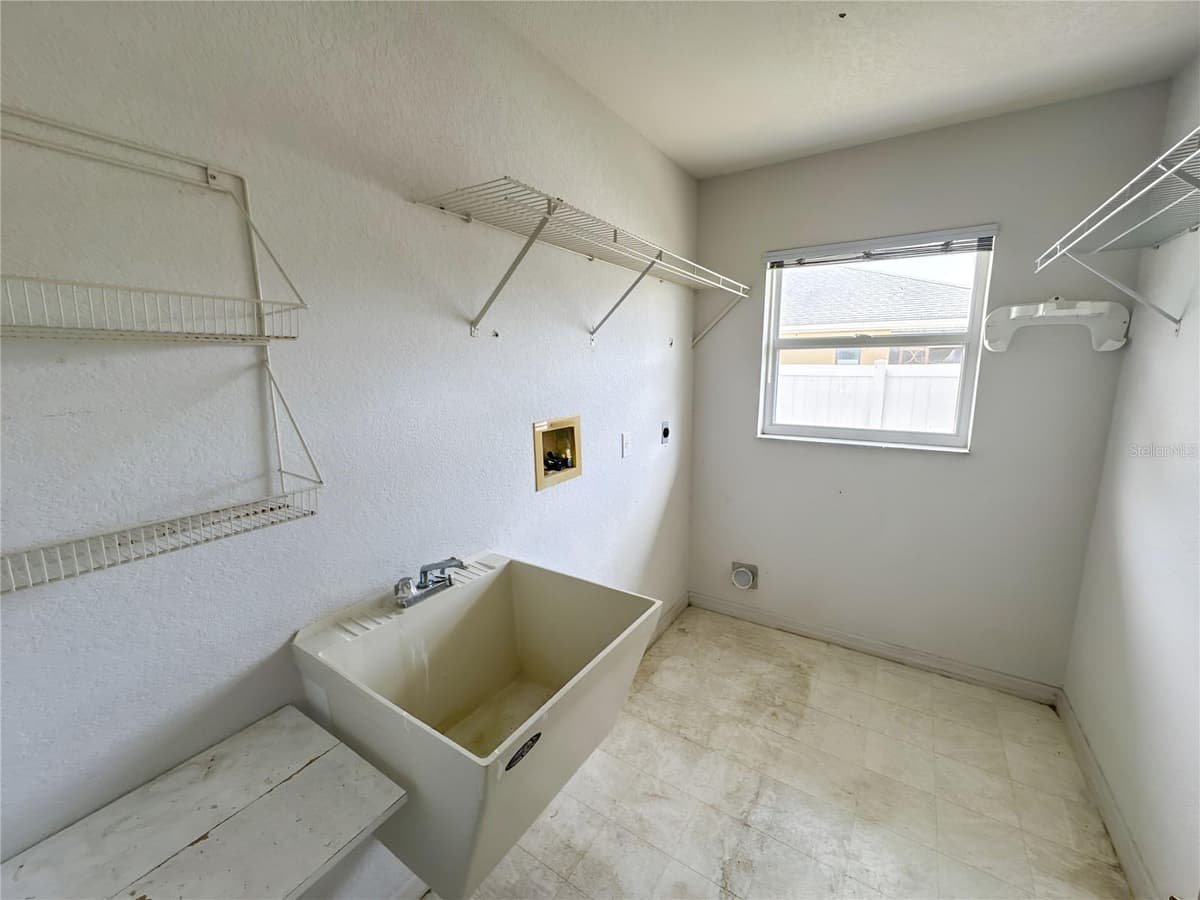 5431 CRANBERRY BOULEVARD — photo 8 of 19