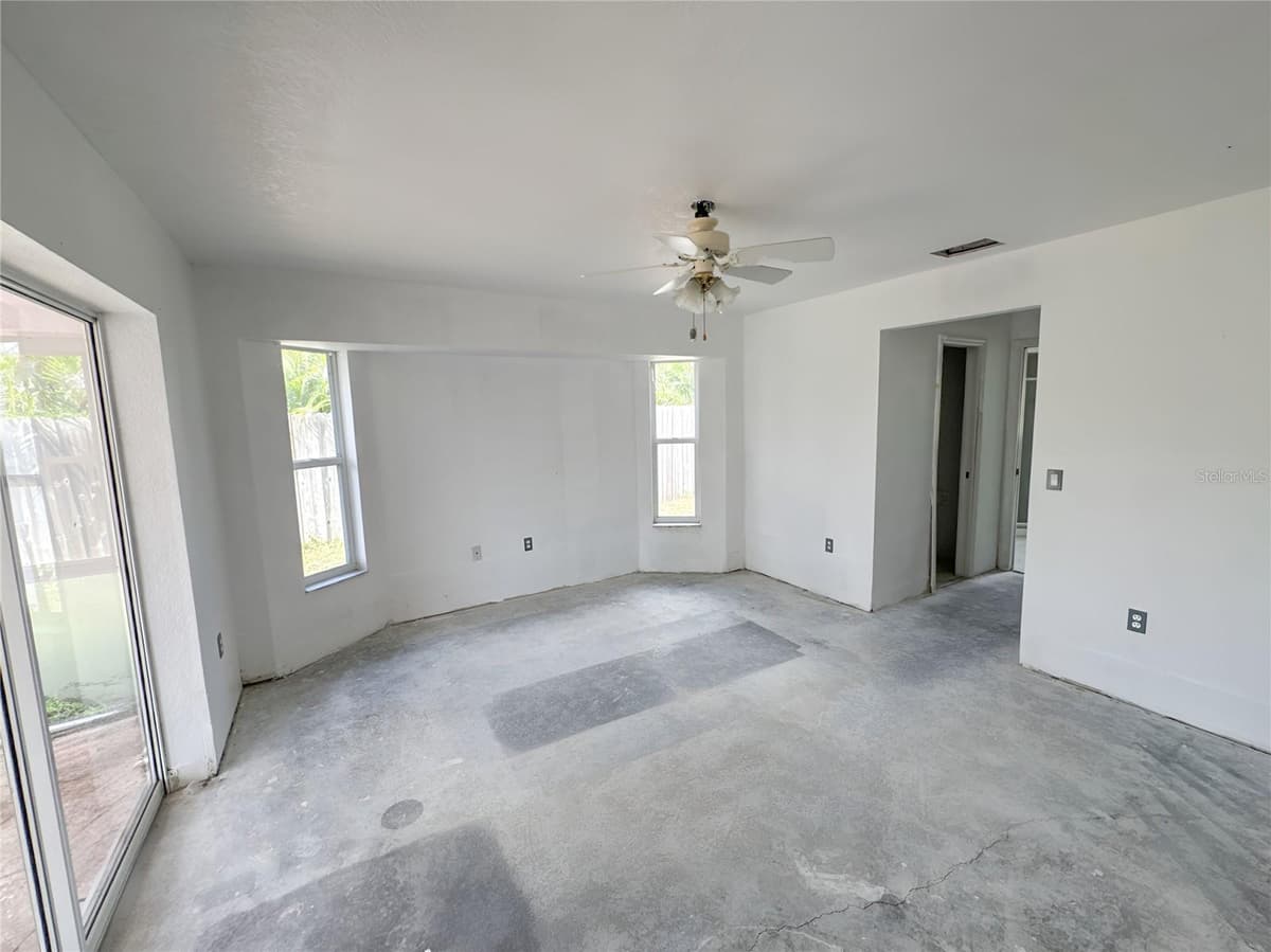 5431 CRANBERRY BOULEVARD — photo 5 of 19