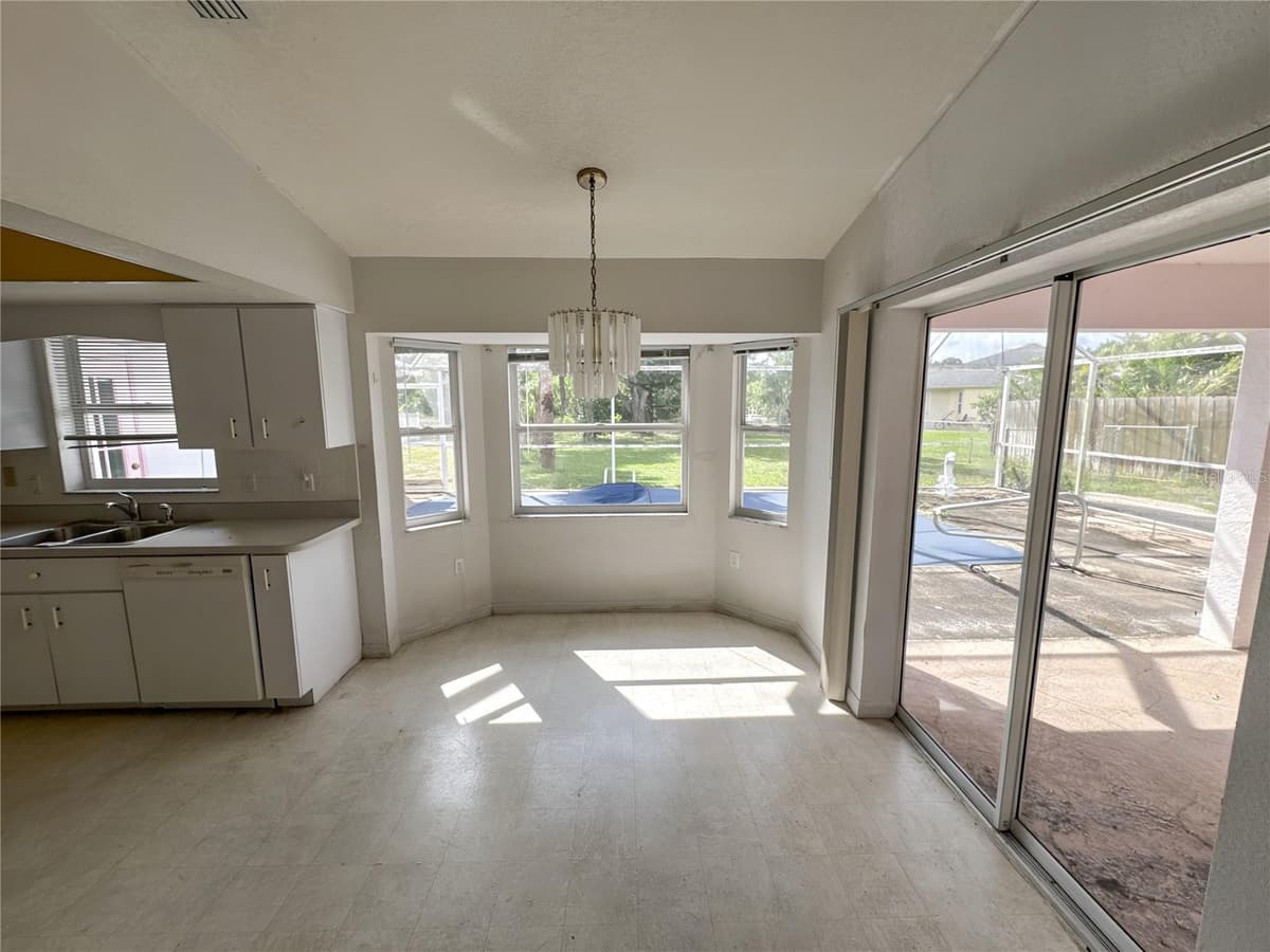 5431 CRANBERRY BOULEVARD — photo 4 of 19