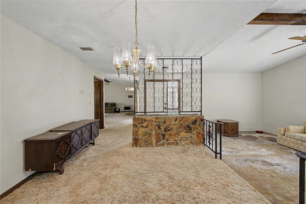 18255 LAKE LINDSEY ROAD — photo 11 of 38