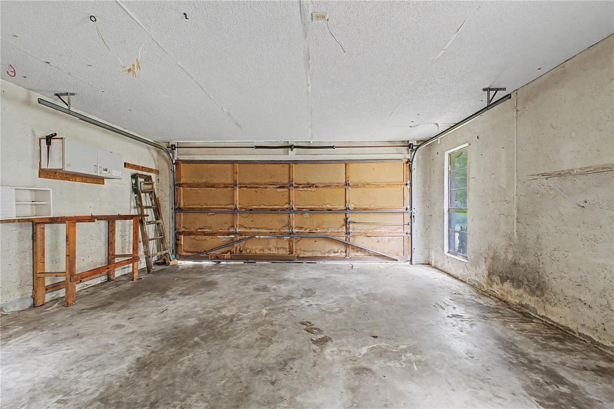18255 LAKE LINDSEY ROAD — photo 33 of 38