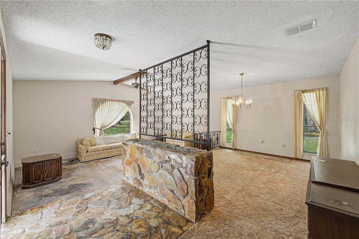 18255 LAKE LINDSEY ROAD — photo 6 of 38