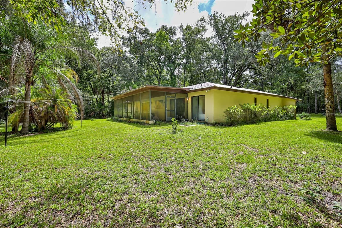 18255 LAKE LINDSEY ROAD — photo 35 of 38