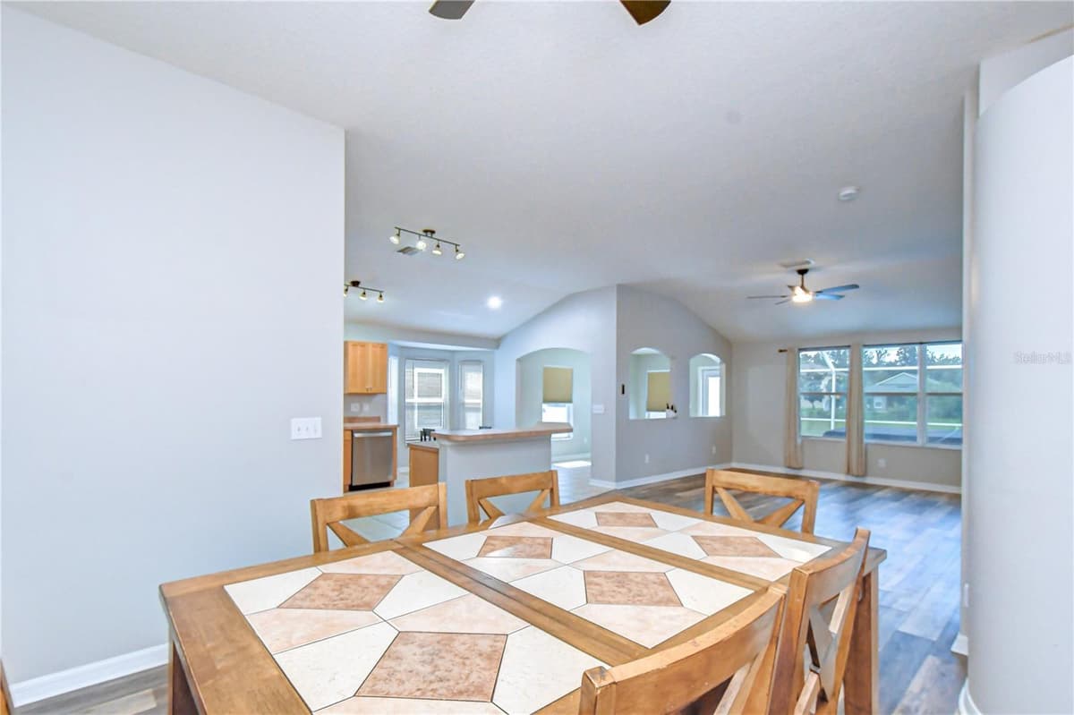 11117 RODEO LANE — photo 5 of 32