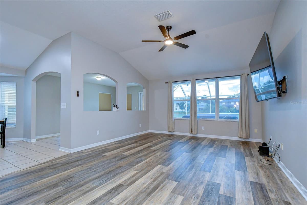 11117 RODEO LANE — photo 13 of 32