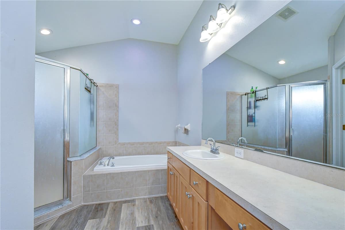 11117 RODEO LANE — photo 17 of 32