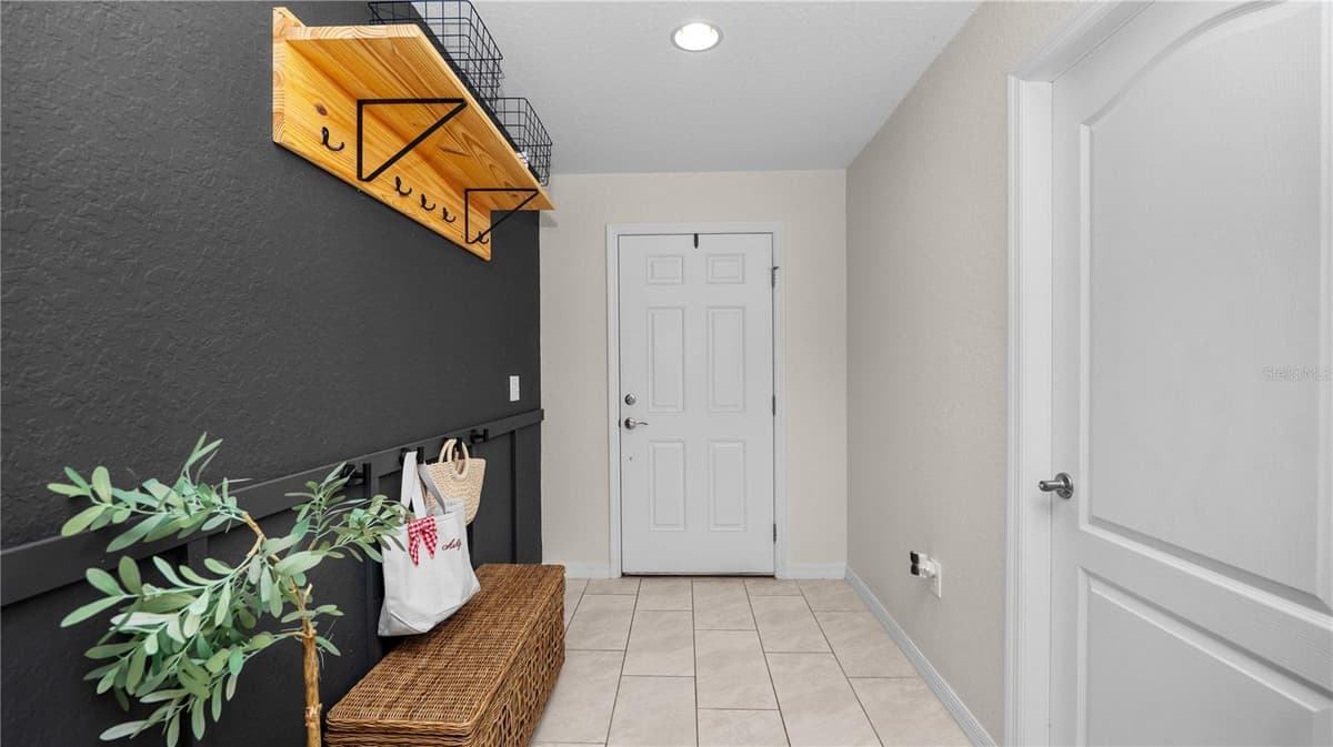 4791 DRAKE AVENUE — photo 5 of 39