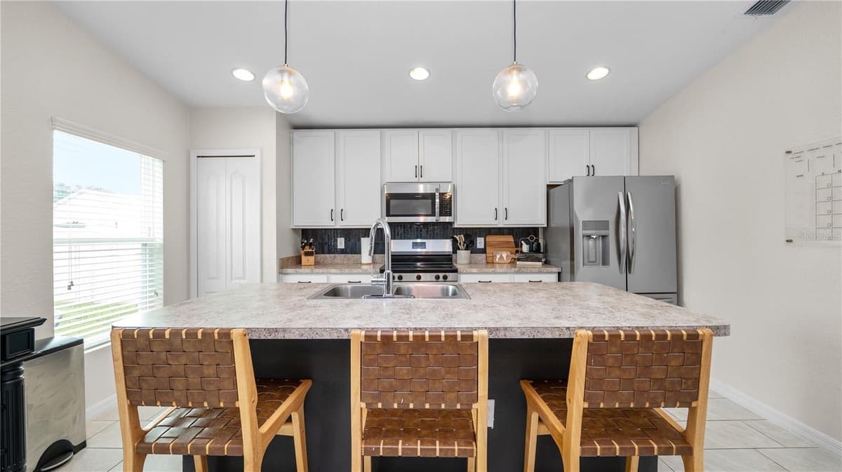 4791 DRAKE AVENUE — photo 16 of 39