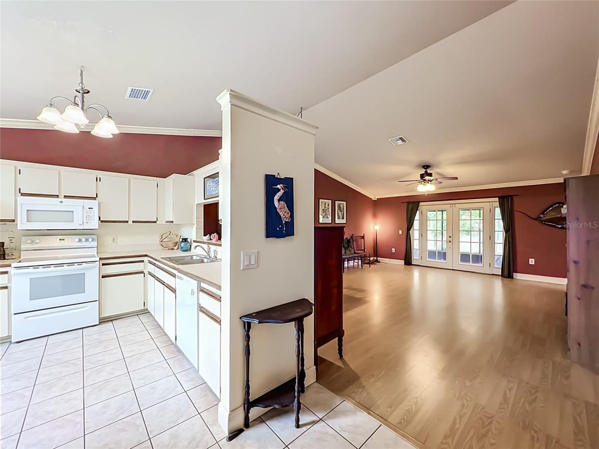859 YORKTOWNE DRIVE — photo 5 of 27