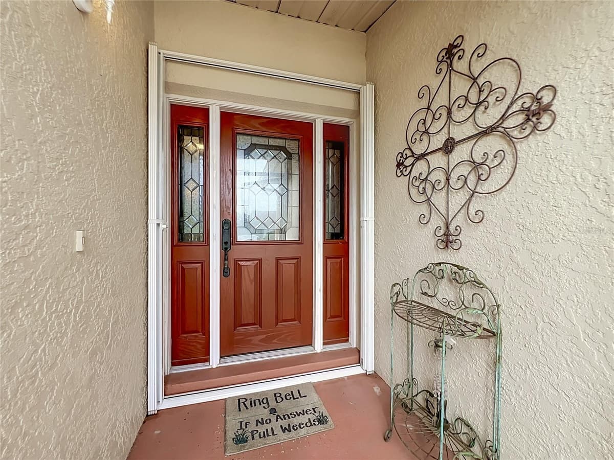 859 YORKTOWNE DRIVE — photo 3 of 27