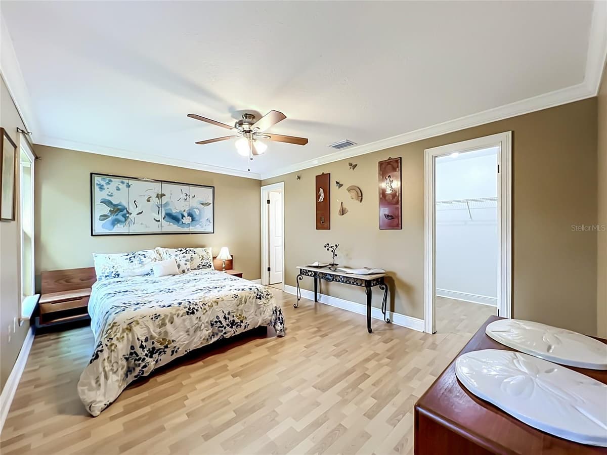 859 YORKTOWNE DRIVE — photo 14 of 27