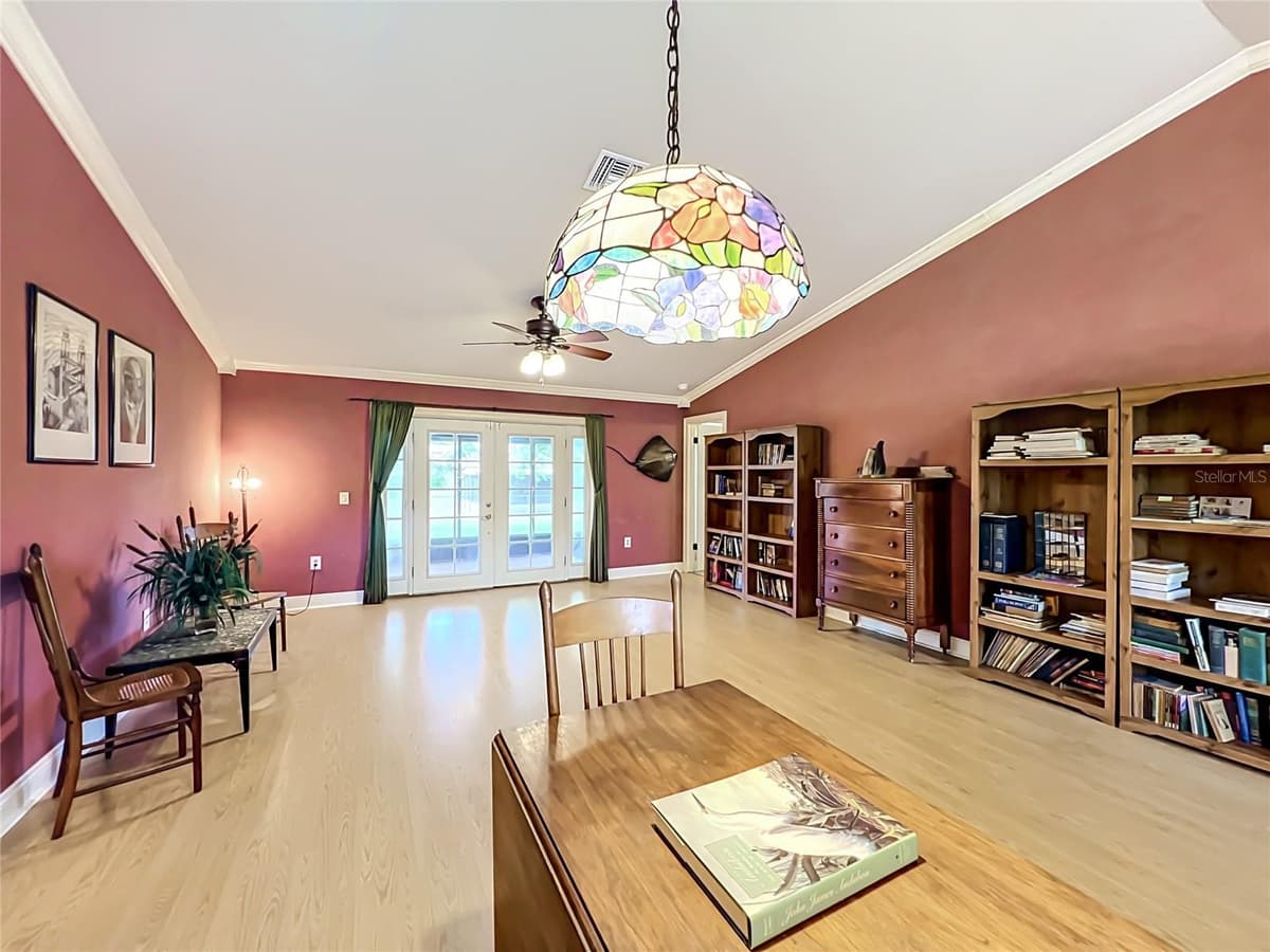 859 YORKTOWNE DRIVE — photo 10 of 27