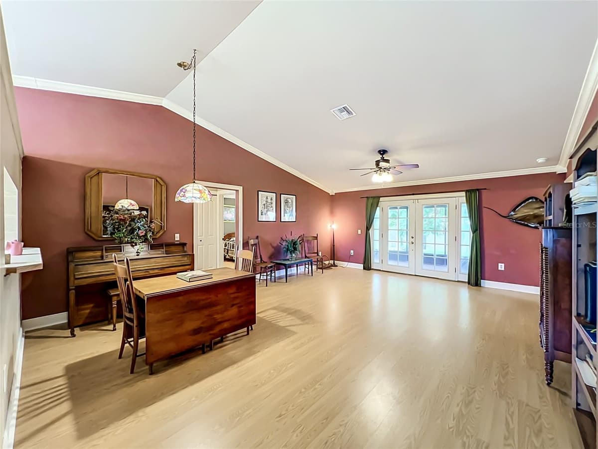 859 YORKTOWNE DRIVE — photo 9 of 27