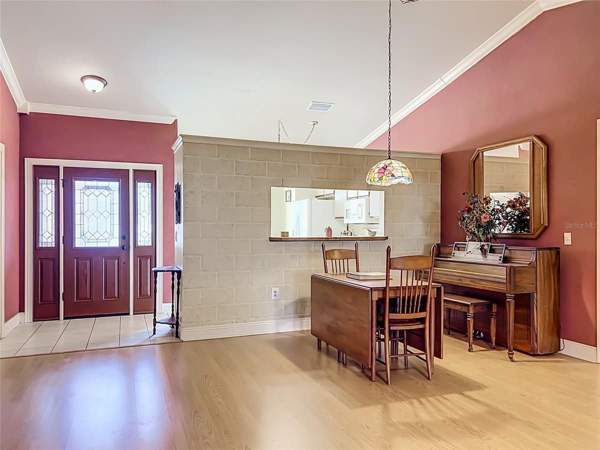 859 YORKTOWNE DRIVE — photo 12 of 27