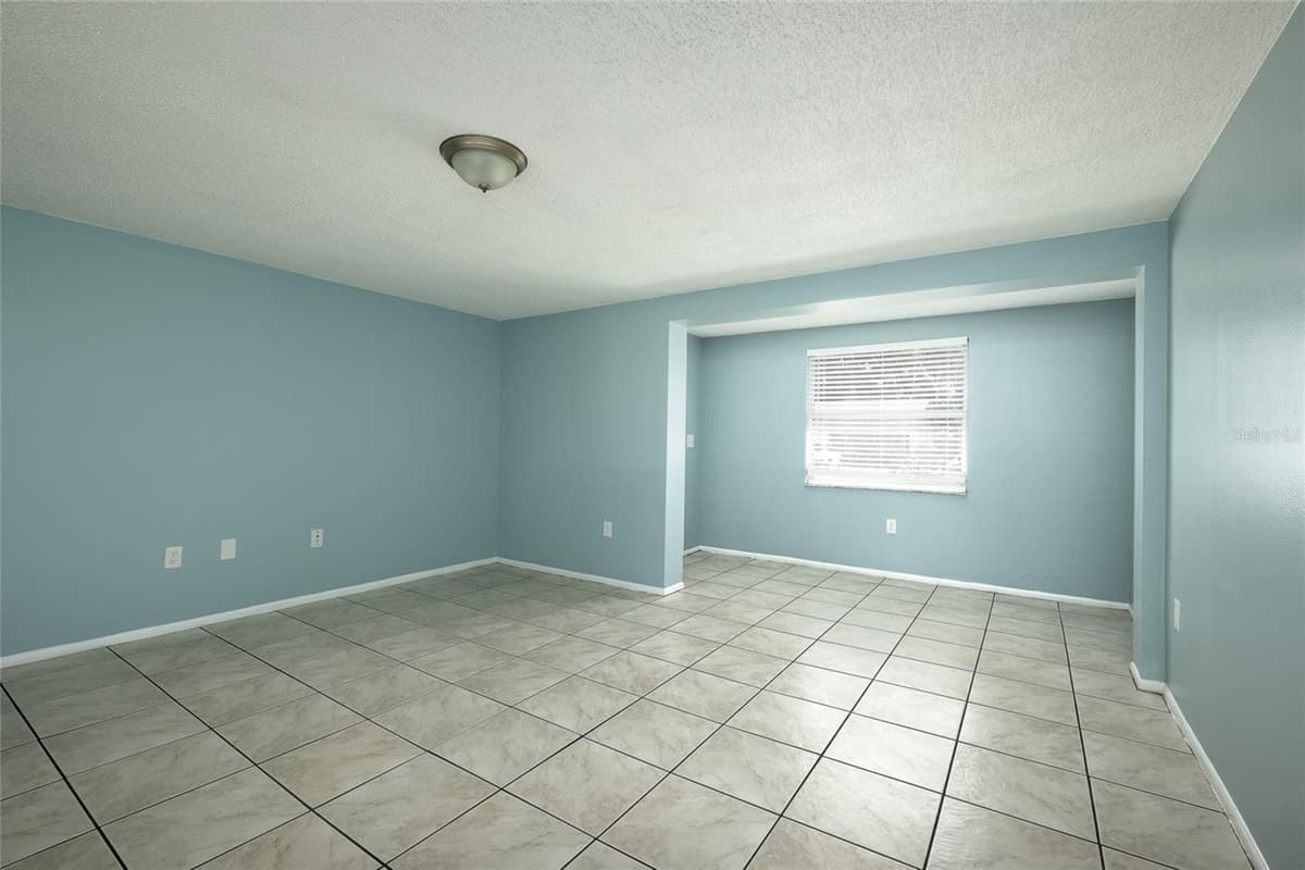 4304 78TH STREET — photo 8 of 31