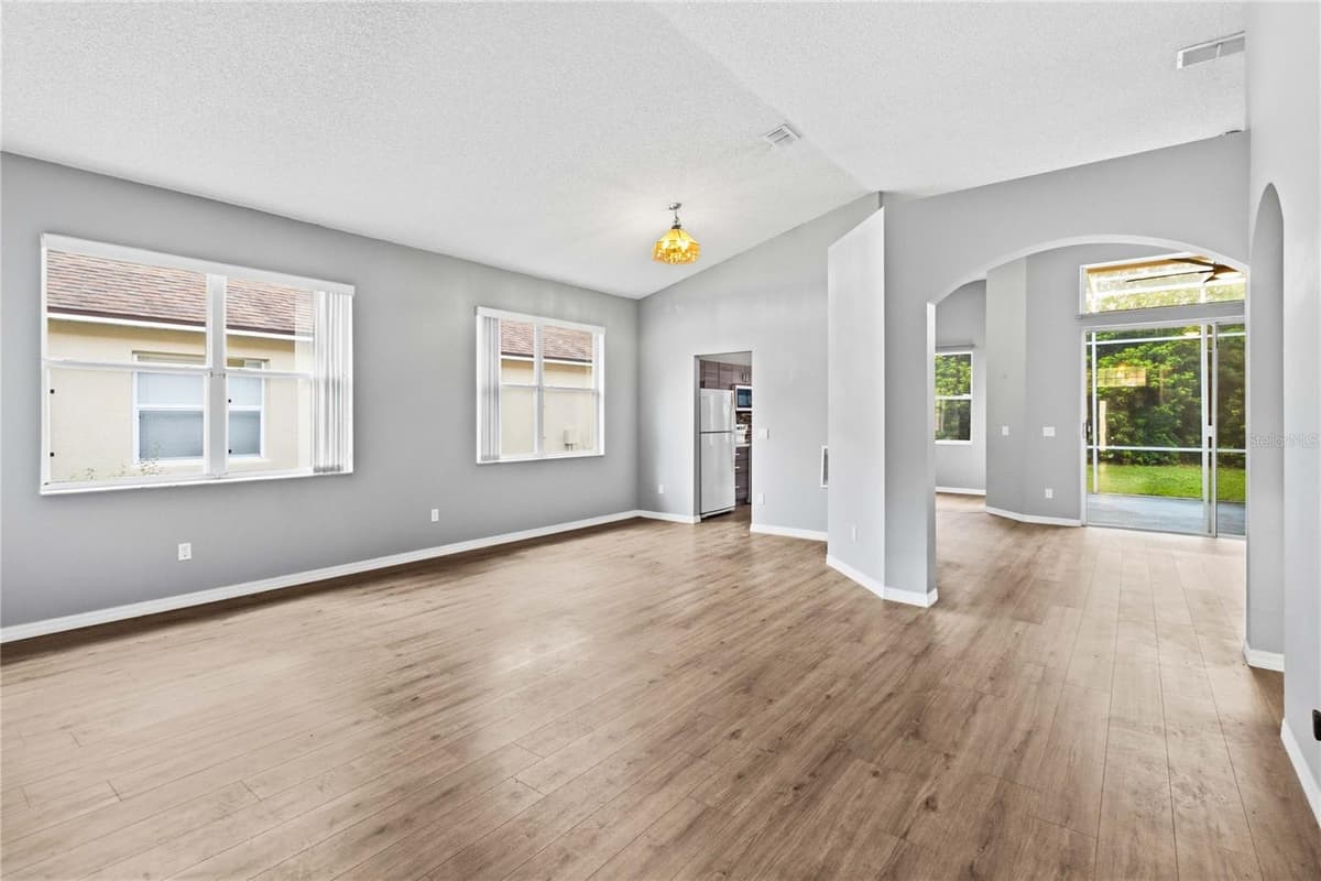 2412 RUNYON CIRCLE — photo 6 of 43