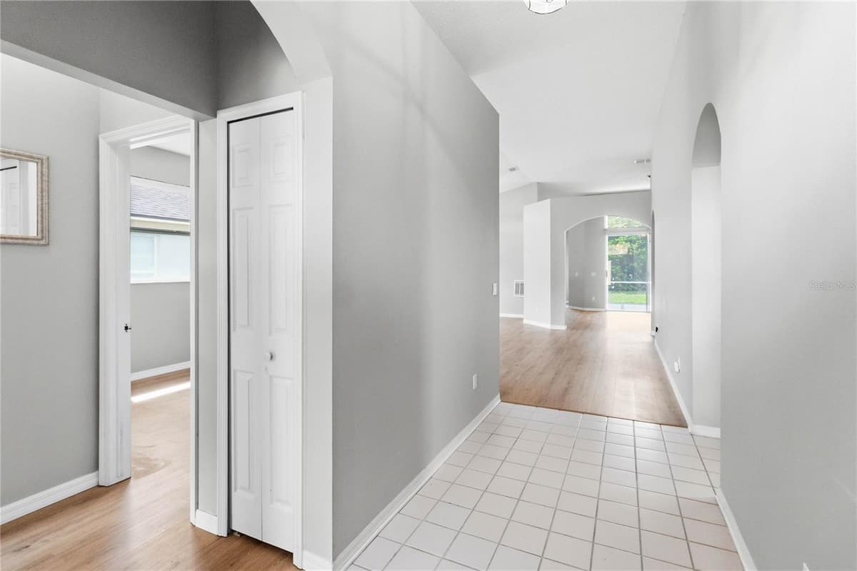 2412 RUNYON CIRCLE — photo 4 of 43