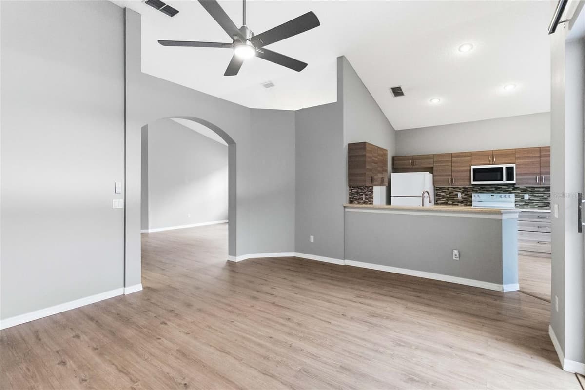 2412 RUNYON CIRCLE — photo 10 of 43