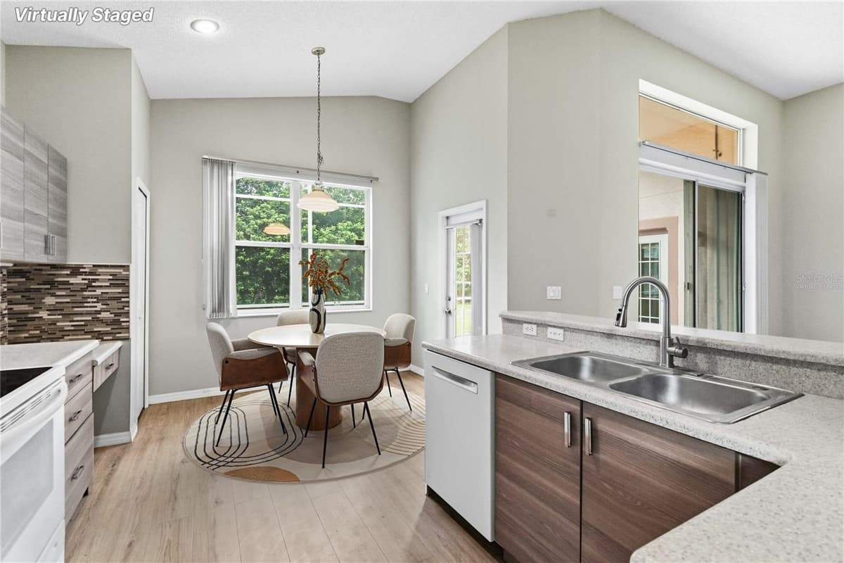 2412 RUNYON CIRCLE — photo 14 of 43