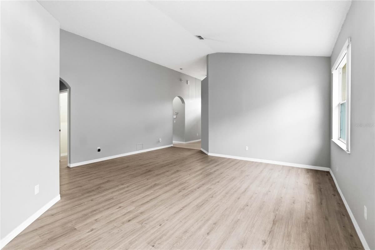 2412 RUNYON CIRCLE — photo 8 of 43