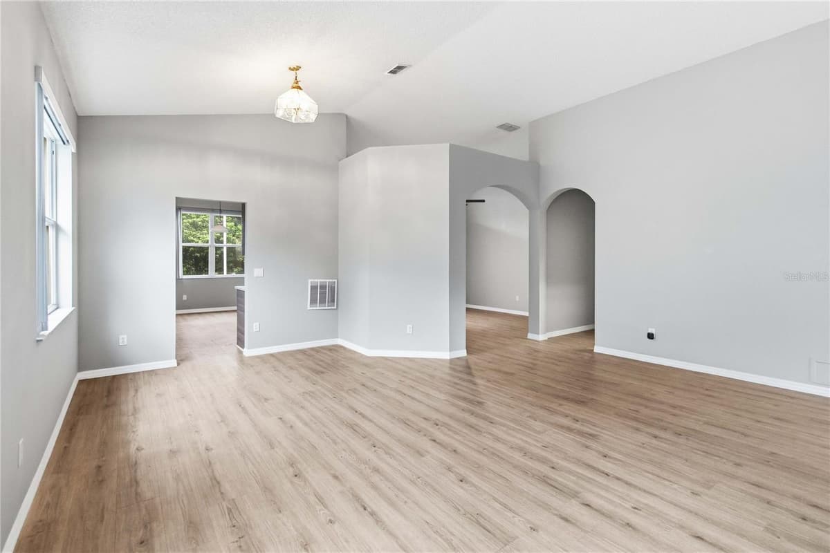 2412 RUNYON CIRCLE — photo 7 of 43