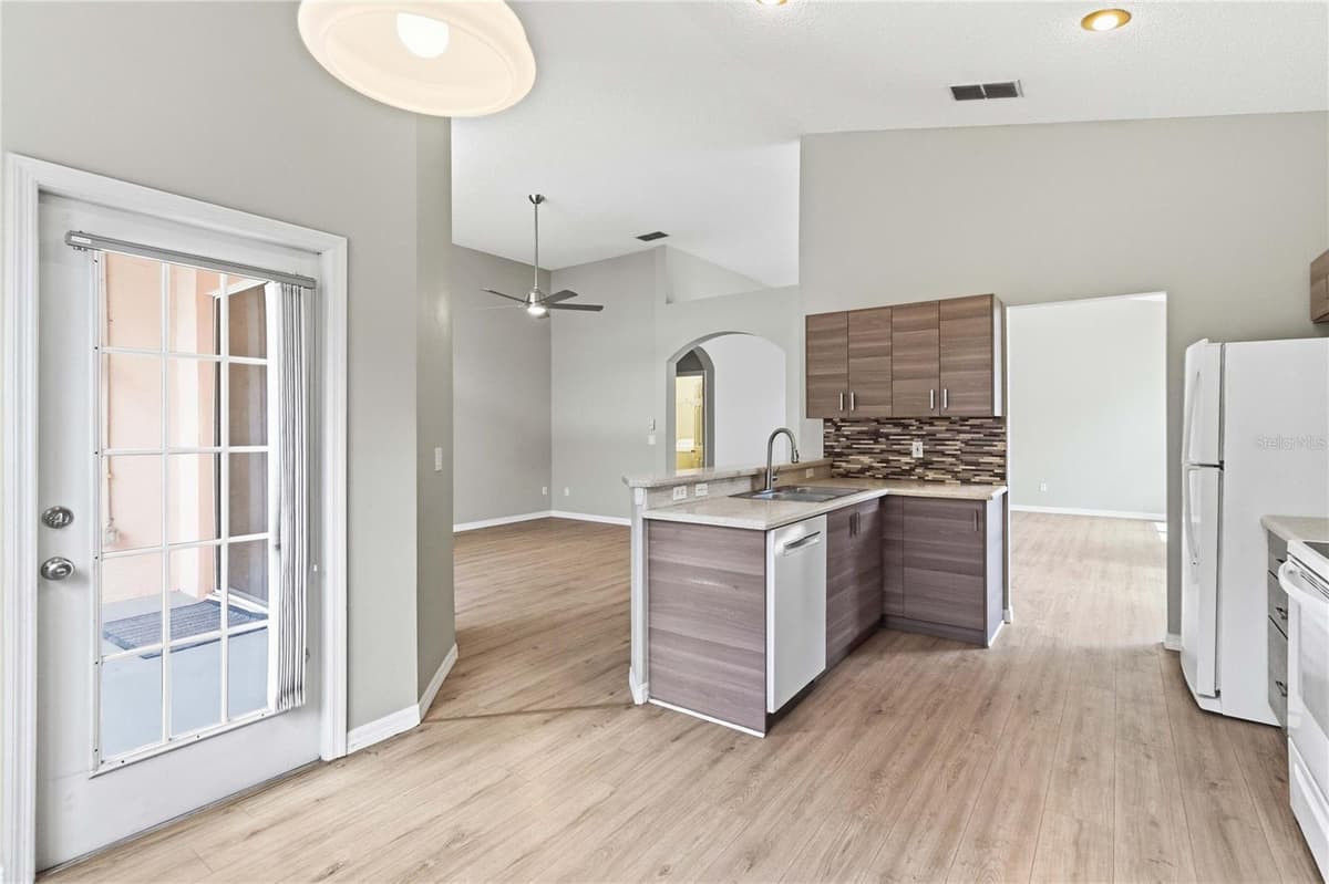 2412 RUNYON CIRCLE — photo 13 of 43