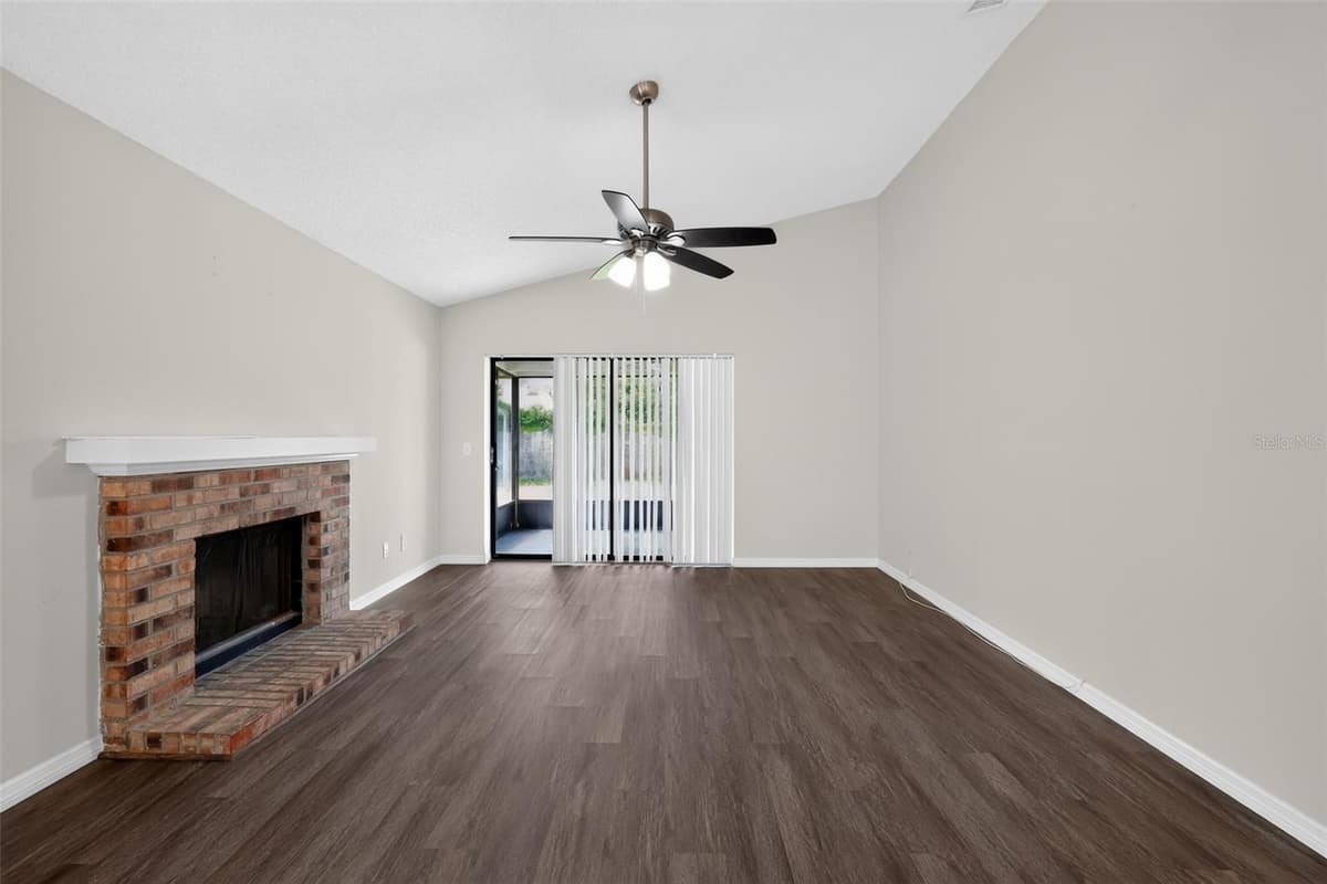 5024 CYPRESS TRACE DRIVE — photo 4 of 14