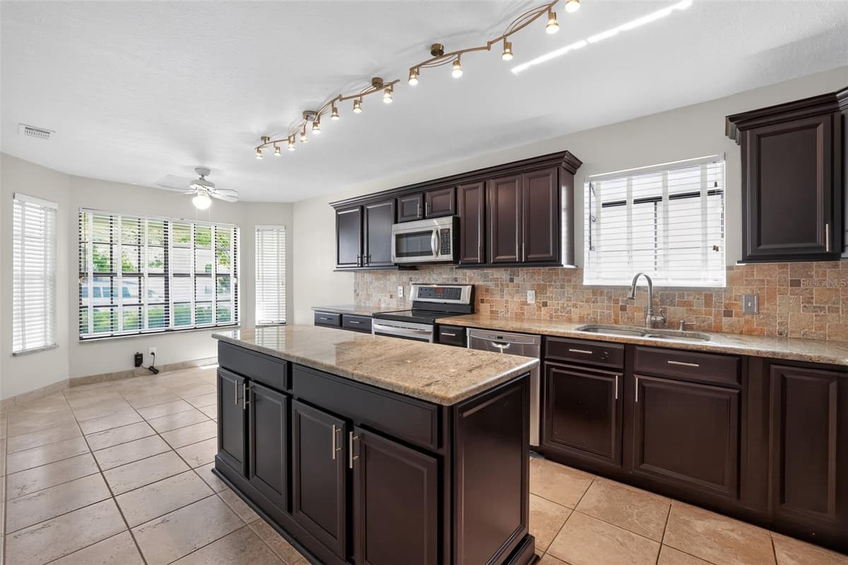 5024 CYPRESS TRACE DRIVE — photo 5 of 14