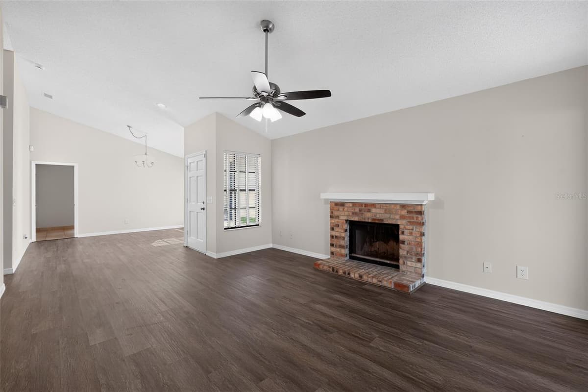 5024 CYPRESS TRACE DRIVE — photo 3 of 14