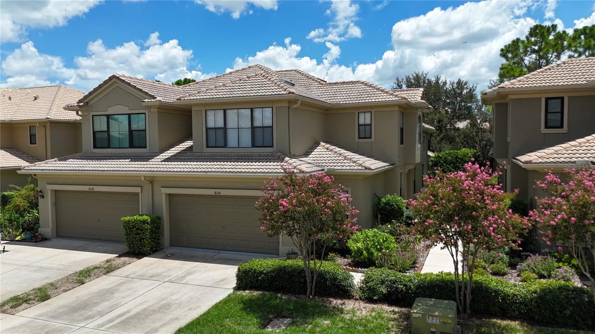 8240 ACADIAN LANE — photo 4 of 43