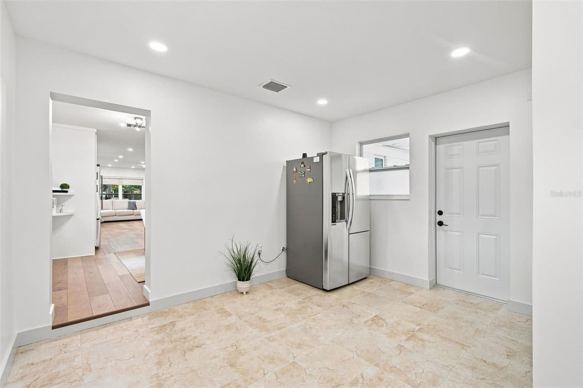 3745 1ST AVENUE — photo 31 of 94