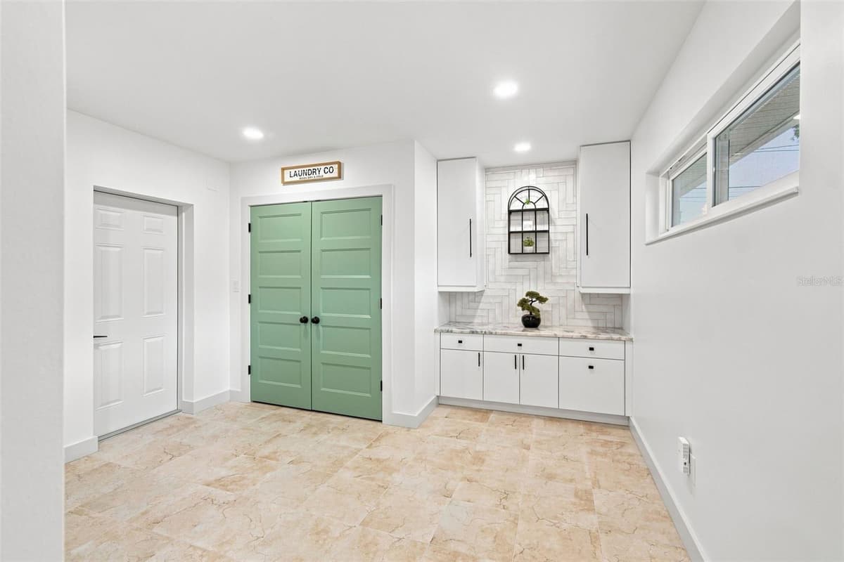 3745 1ST AVENUE — photo 30 of 94