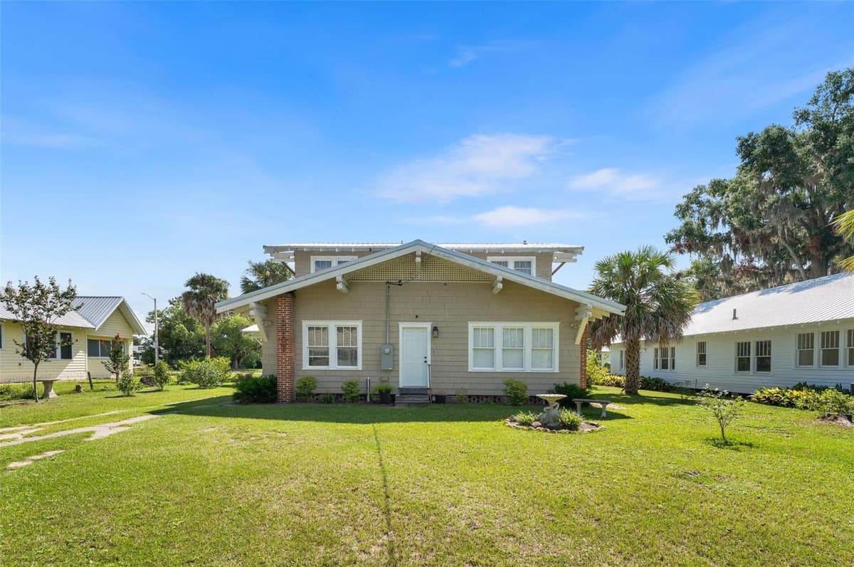 398 MARION AVENUE — photo 30 of 41
