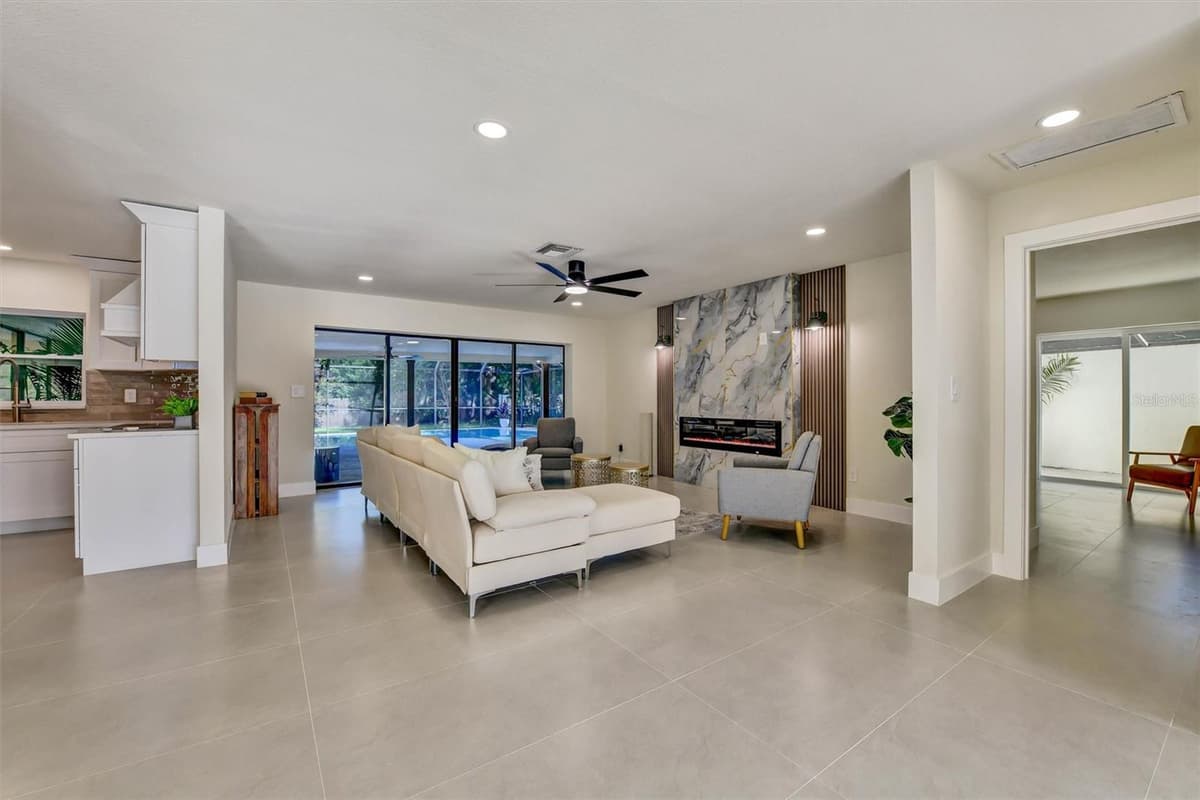 207 DUNBRIDGE DRIVE — photo 14 of 40