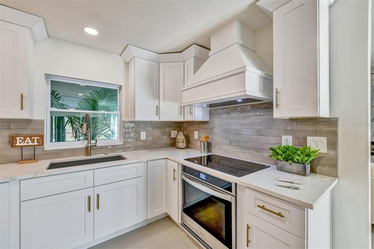 207 DUNBRIDGE DRIVE — photo 10 of 40