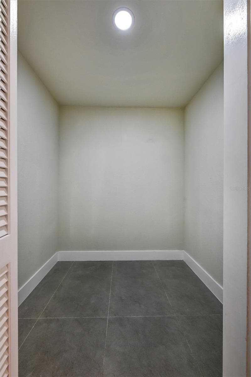 207 DUNBRIDGE DRIVE — photo 32 of 40