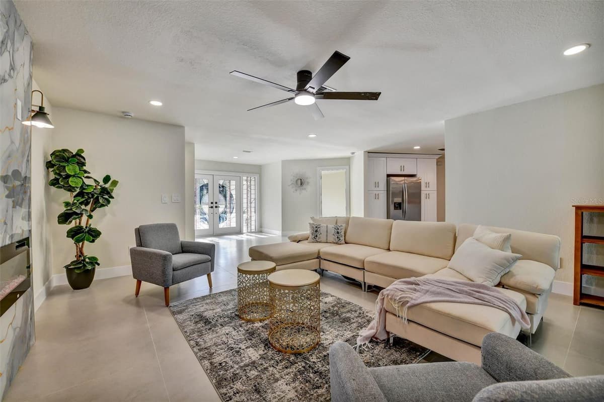 207 DUNBRIDGE DRIVE — photo 6 of 40