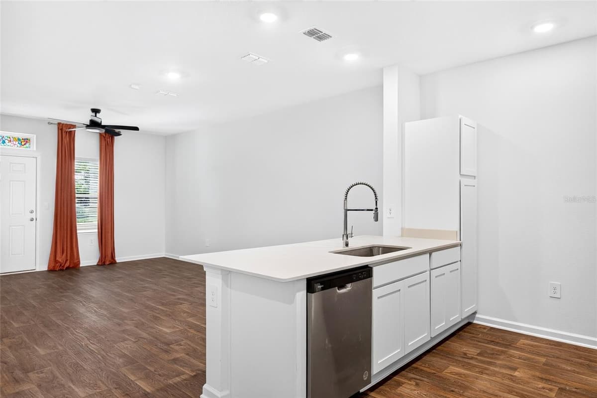 871 RIVERTREE PLACE — photo 5 of 23
