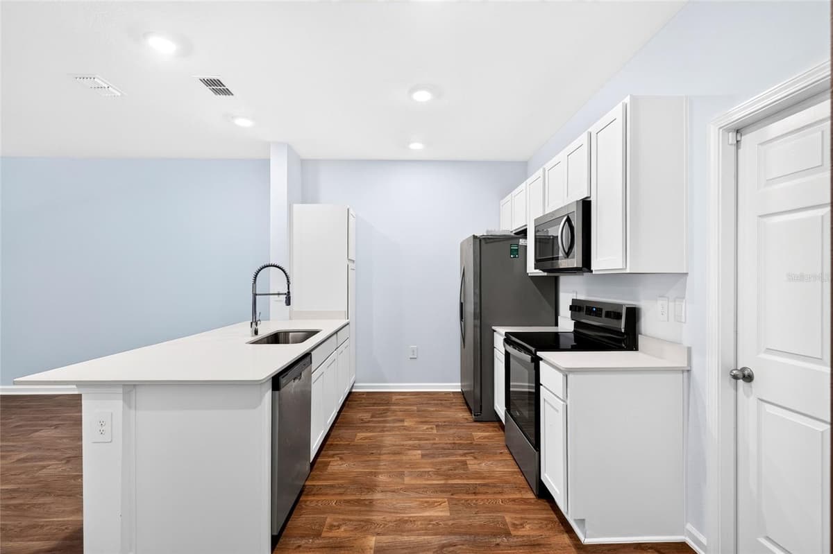 871 RIVERTREE PLACE — photo 3 of 23
