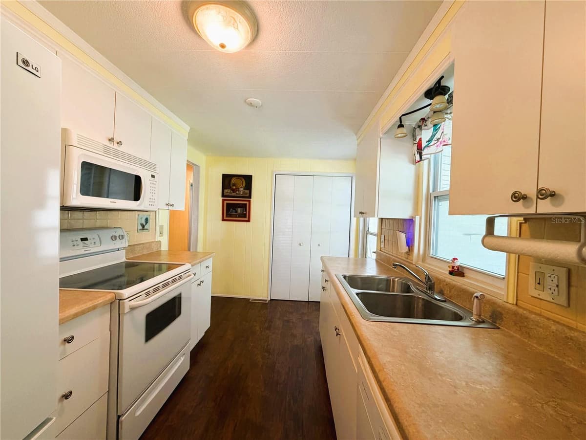 139 ASPEN CIRCLE — photo 7 of 42